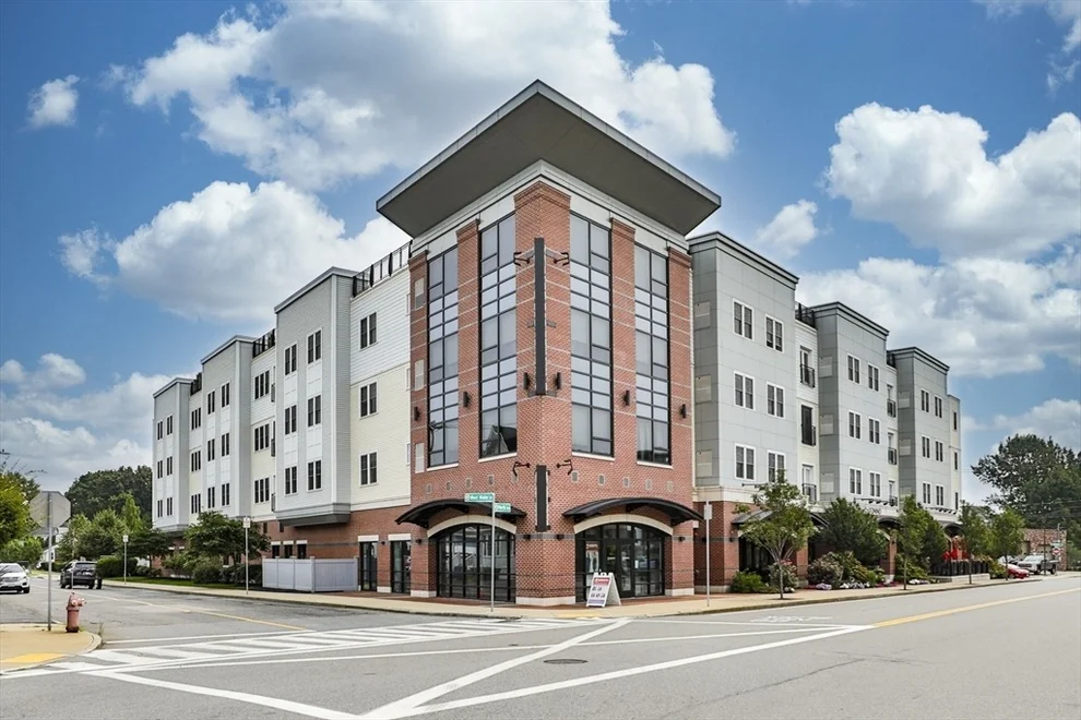 Unit for sale at 175 North Ave, Wakefield, MA 01880