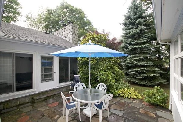 Unit for sale at 33 Pine Hill Rd, Swampscott, MA 01907