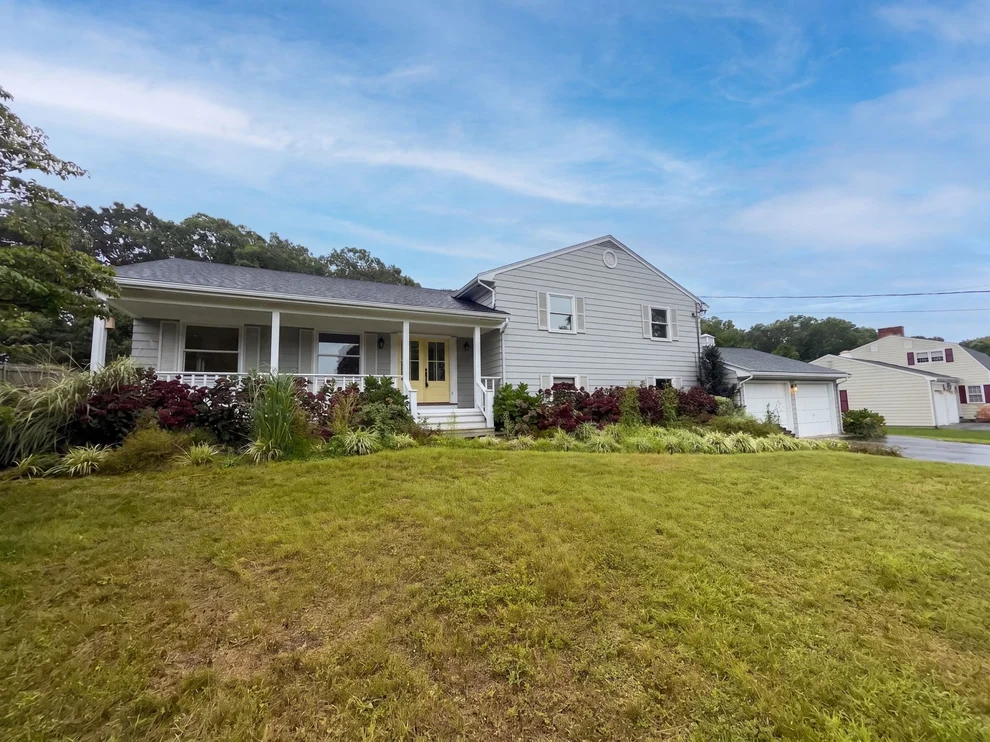 Unit for sale at 18 Sherwood Dr, Westerly, RI 02891