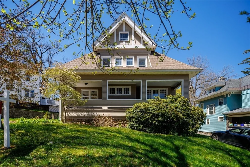 Unit for sale at 4 Chamberlain Pkwy, Worcester, MA 01602