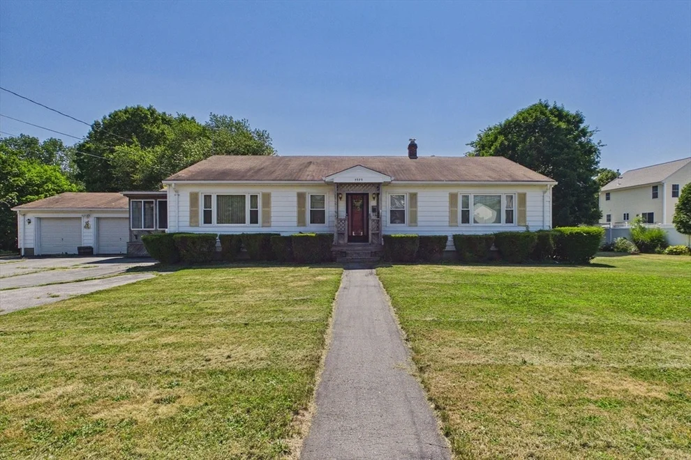 Unit for sale at 3979 Acushnet Ave, New Bedford, MA 02745