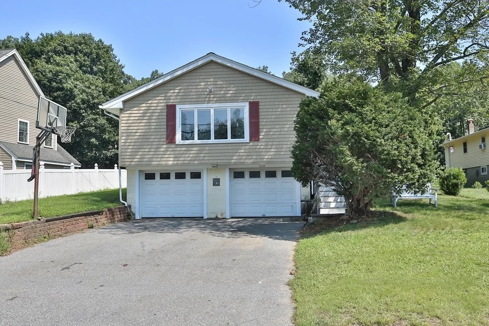 Unit for sale at 108 Lakeshore Dr, Marlborough, MA 01752