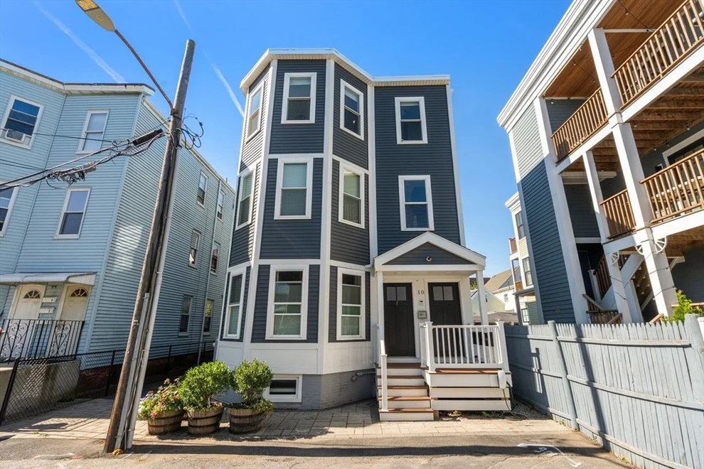 Unit for sale at 10 Cross Street Pl, Somerville, MA 02145
