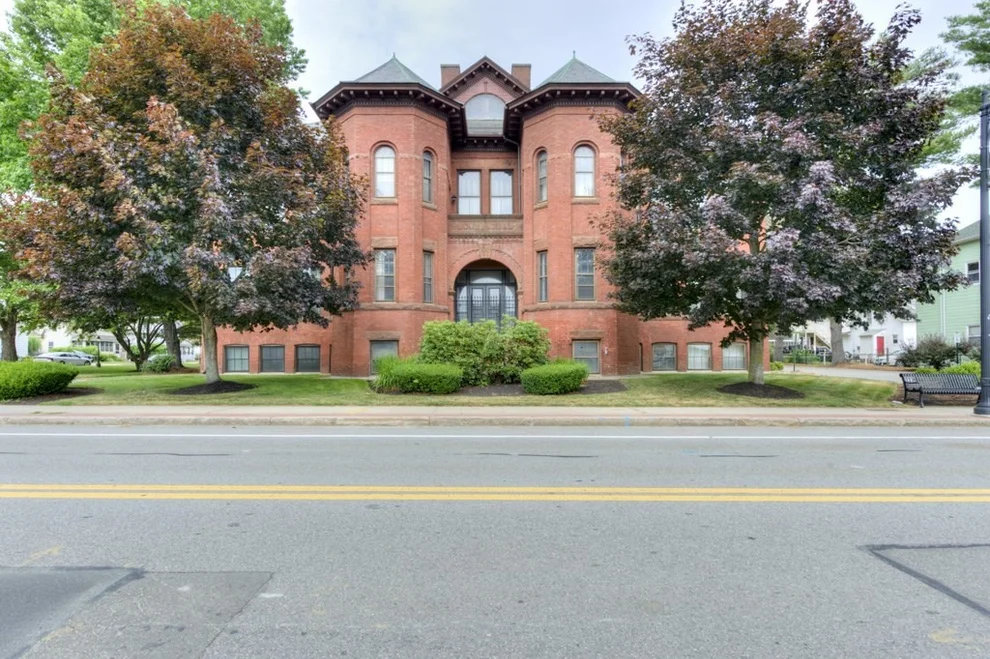 Unit for sale at 321 Plantation St, Worcester, MA 01604