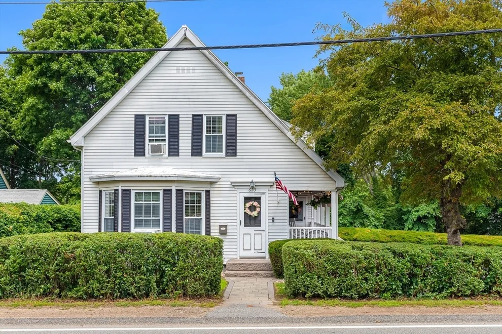 Unit for sale at 623 Commercial St, Braintree, MA 02184