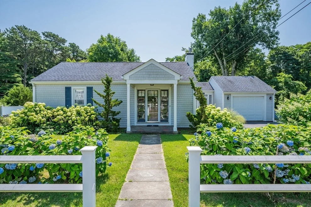 Unit for sale at 46 Pine, Falmouth, MA 02556