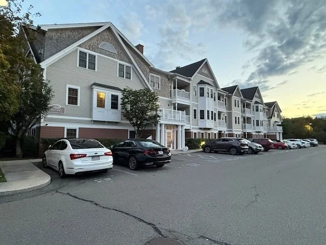Unit for sale at 180 Chickering Rd, North Andover, MA 01845