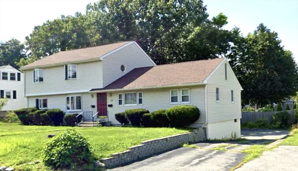 Unit for sale at 13 Ridgewood Cir, Lawrence, NY 10843