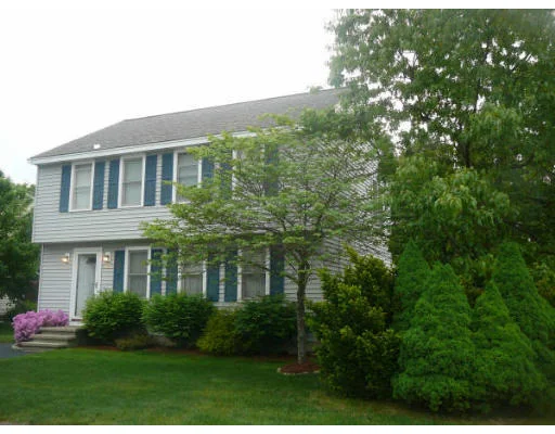 Unit for sale at 7 Lamplighter Ln, Chelmsford, MA 01863