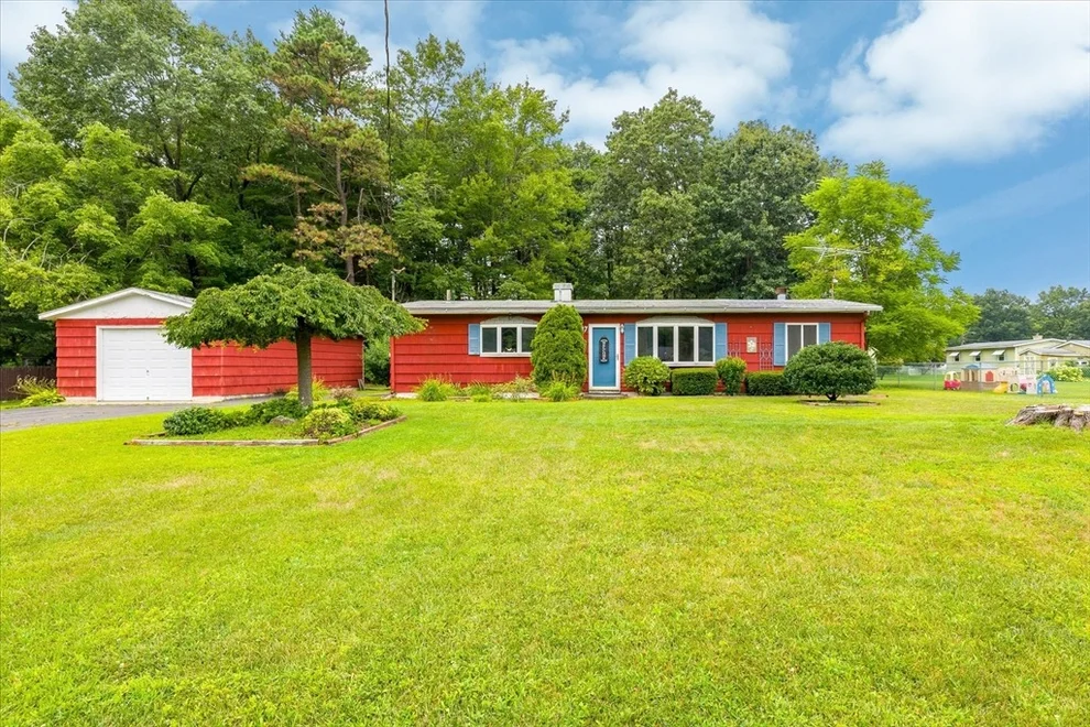 Unit for sale at 37 Sun Valley Rd, Holyoke, MA 01040