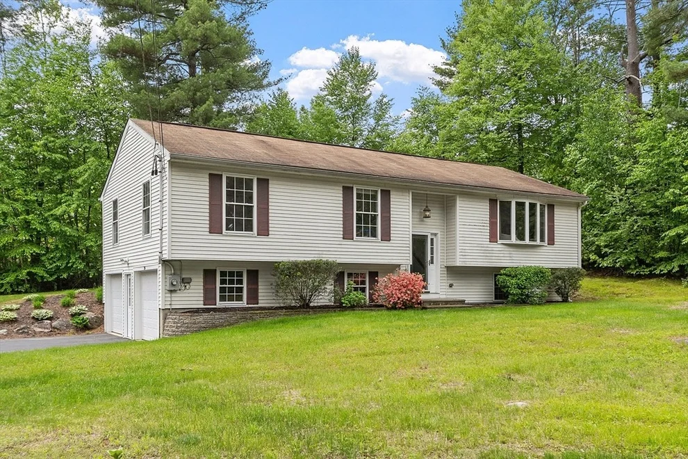 Unit for sale at 24 Joel Scott Dr, Holden, MA 01520