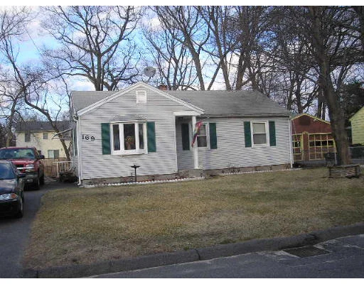 Unit for sale at 169 W Canton Cir, Springfield, MA 01104