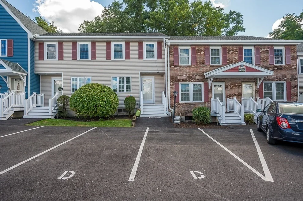 Unit for sale at 51 Fox Meadow Rd, Leominster, MA 01453