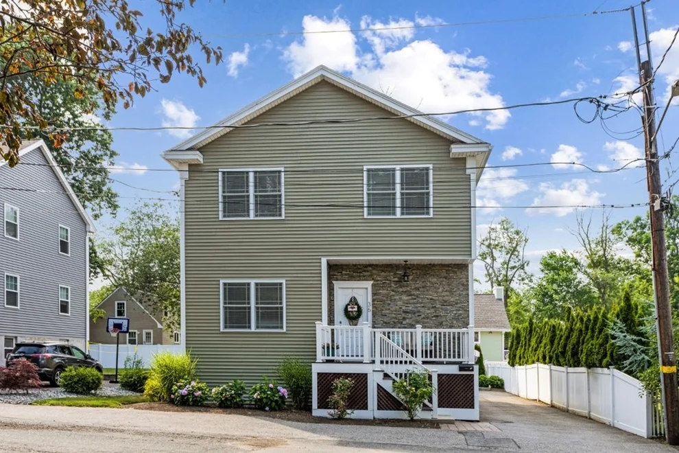 Unit for sale at 36 Lockwood Road, Lynnfield, MA 01940