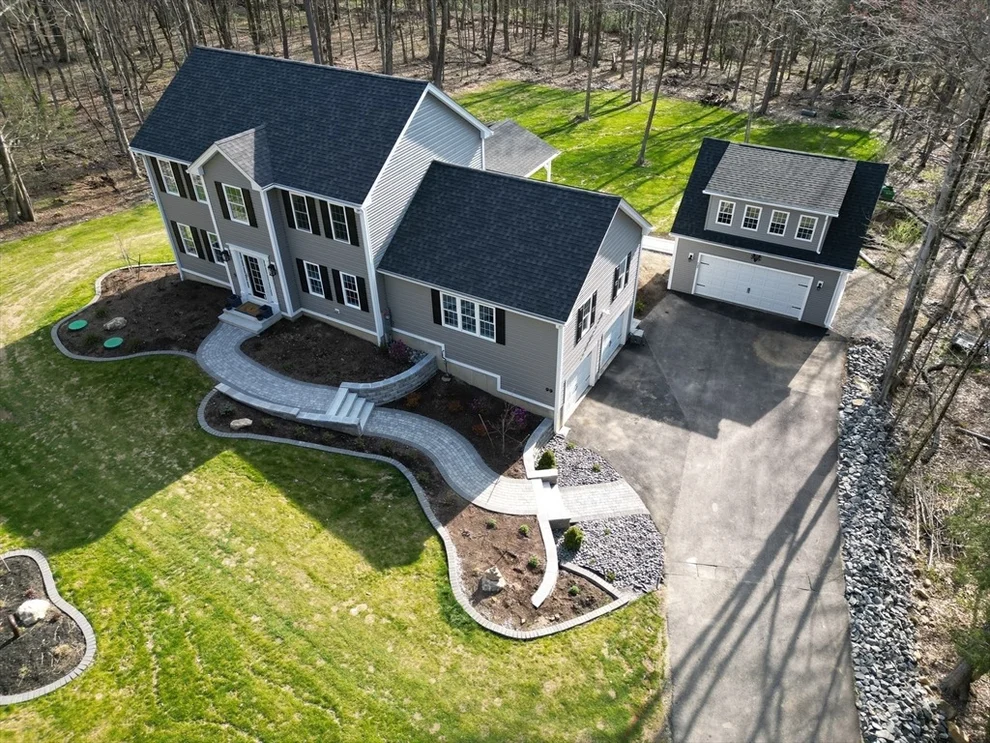 Unit for sale at 99 Glenwood Pl Ext, Rutland, MA 01543