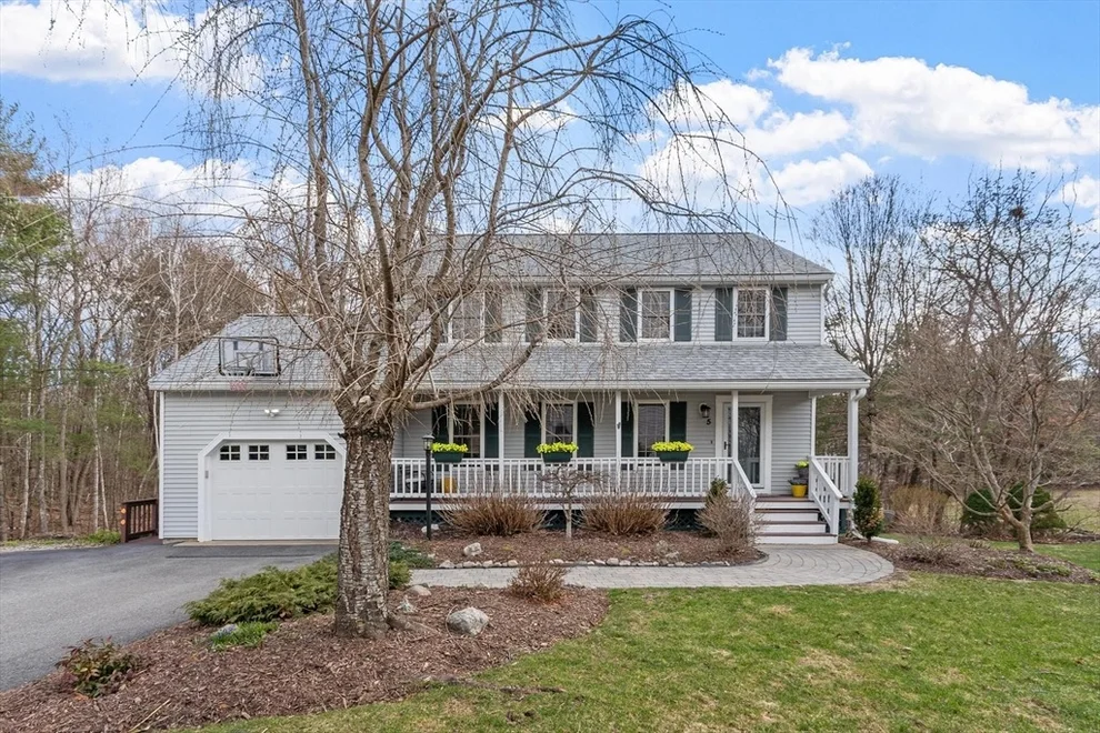 Unit for sale at 5 Maura Circle, Westford, MA 01886
