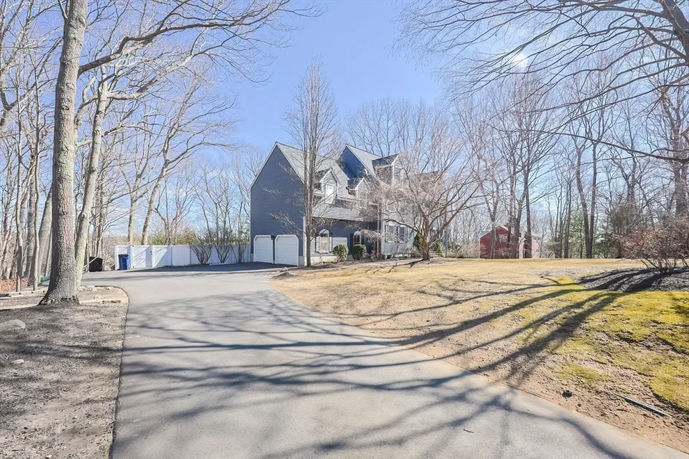 Unit for sale at 20 Cedar Farms Rd, Medway, MA 02053