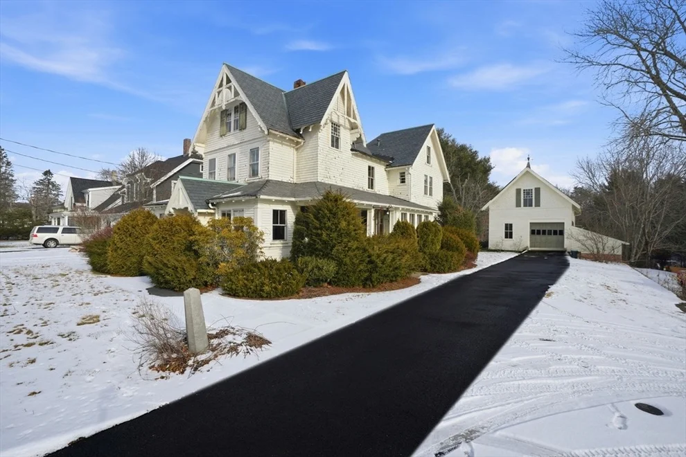 Unit for sale at 149 Summer St, Kingston, MA 02364