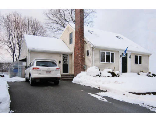 Unit for sale at 17 Lewis St, Reading, MA 01867