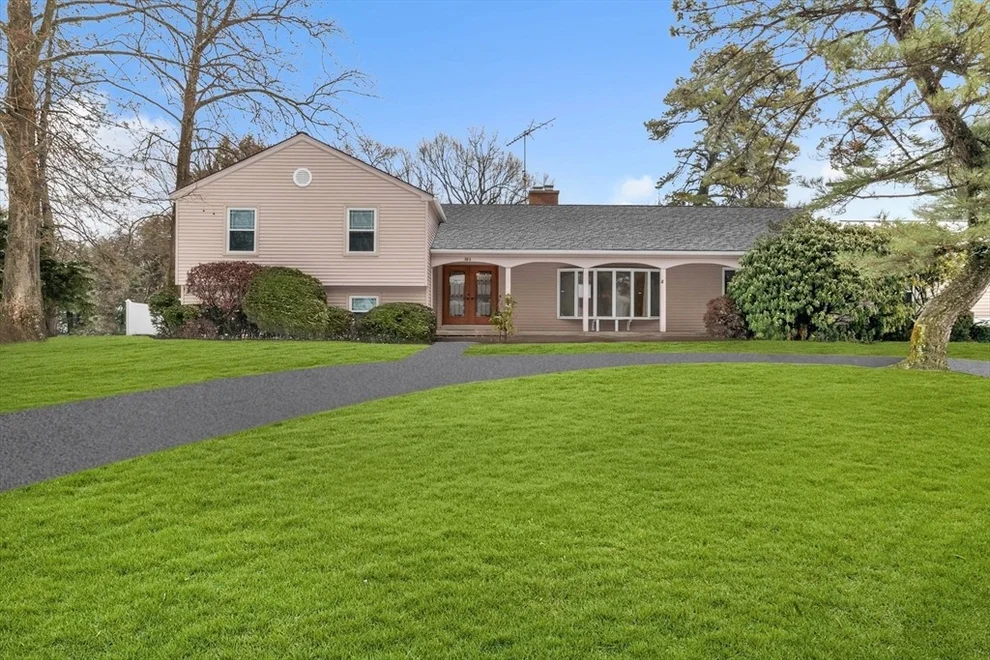 Unit for sale at 292 Pinewood Dr, Longmeadow, MA 01106