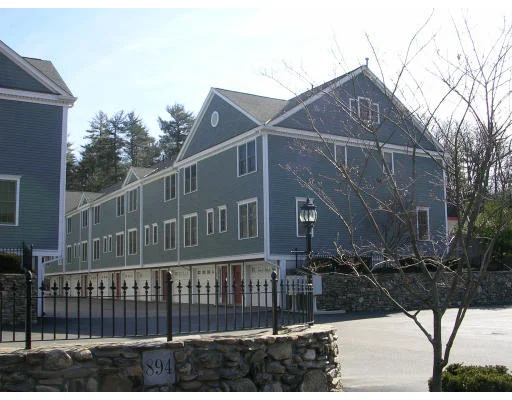 Unit for sale at 894 Main Street, Wakefield, MA 01880