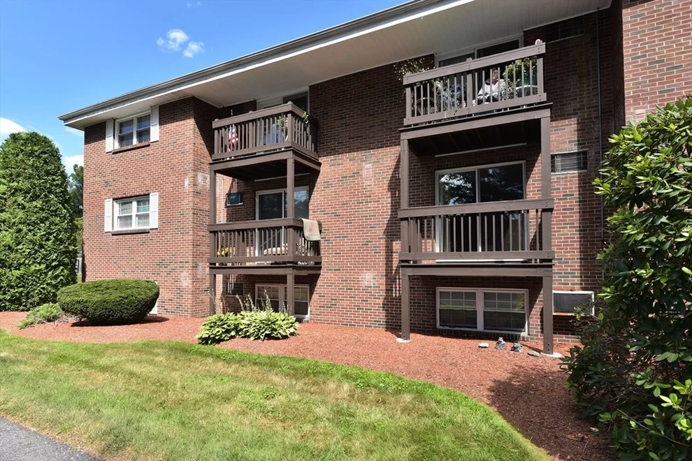 Unit for sale at 39 Pleasant St, Northborough, MA 01532
