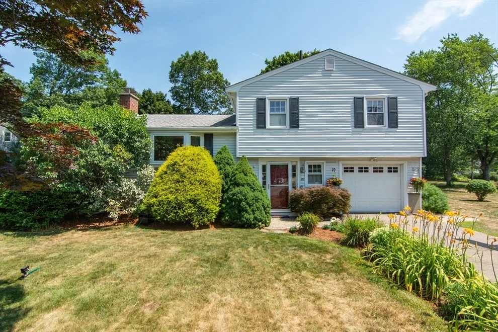 Unit for sale at 28 Greenleaf Circle, Framingham, MA 01701