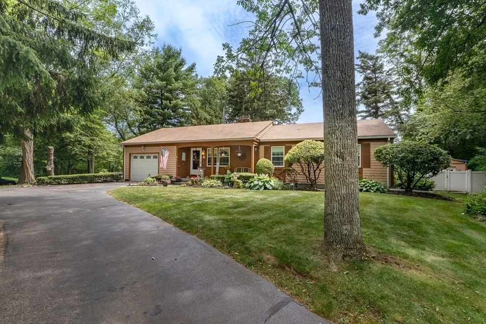 Unit for sale at 140 Stoney Hill Rd, Swansea, MA 02777