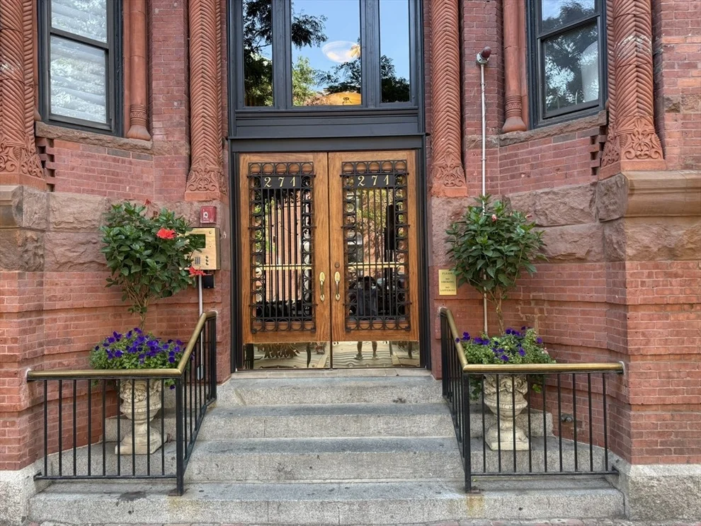 Unit for sale at 271 Dartmouth Street, Boston, MA 02116