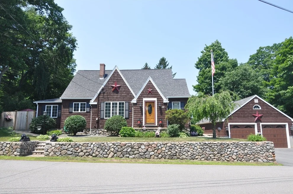 Unit for sale at 10 Mount Vernon Street, Middleton, MA 01949