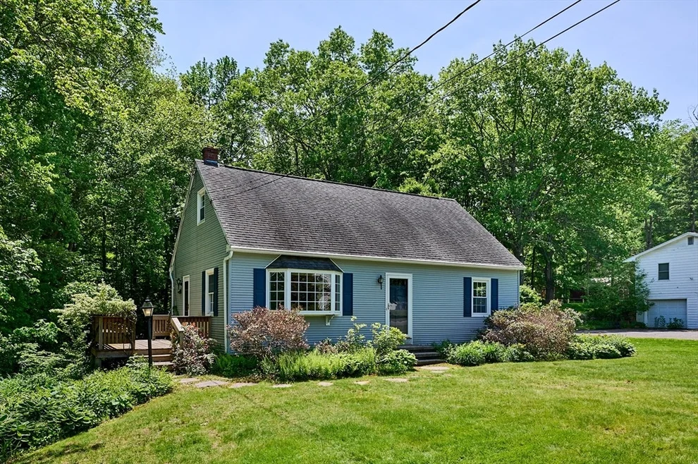Unit for sale at 275 Strong St, Amherst, MA 01002