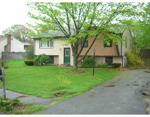Unit for sale at 13 Lincolnshire Drive, Haverhill, MA 01835