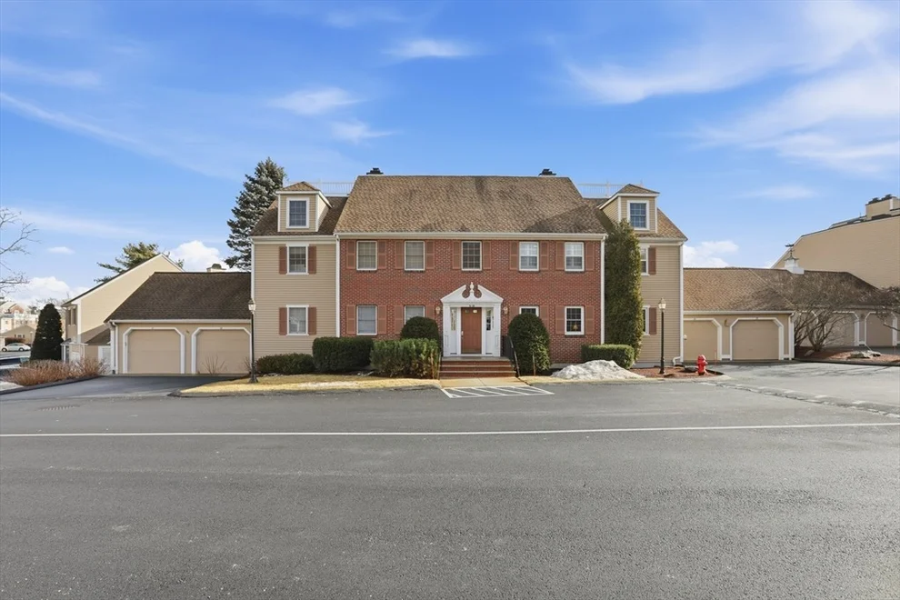 Unit for sale at 11 Weatherly Dr, Salem, MA 01970