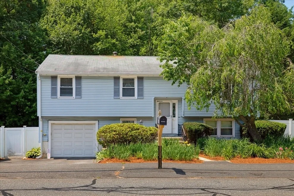 Unit for sale at 179 Fox Hill Rd, Burlington, MA 01803