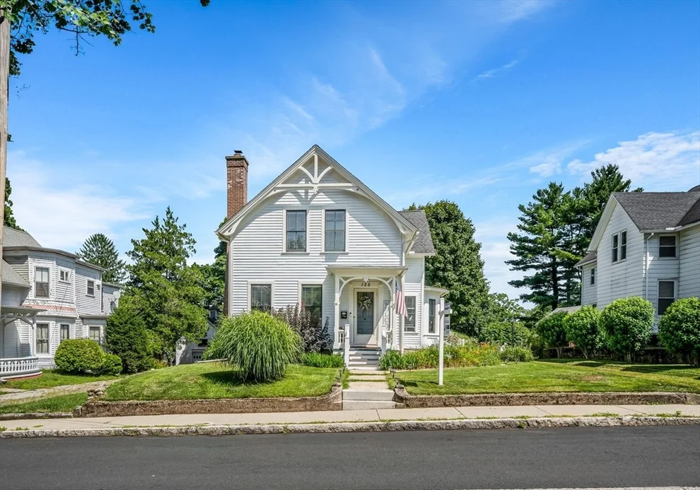 Unit for sale at 125 Chapin St, Southbridge, MA 01550