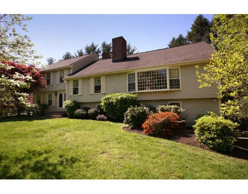 Unit for sale at 6 Moonpenny Dr, Boxford, MA 01921