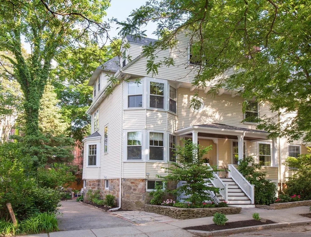 Unit for sale at 17 Coolidge St, Brookline, MA 02446