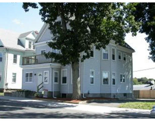 Unit for sale at 5-2 Beckford St., Beverly, MA 01915