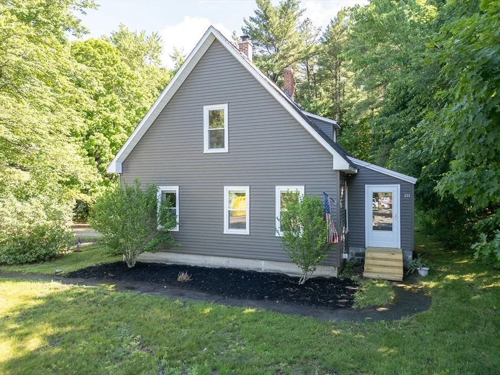 Unit for sale at 211 Main St, Townsend, MA 01469