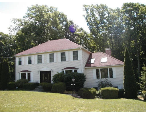 Unit for sale at 682 South St., Shrewsbury, MA 01545