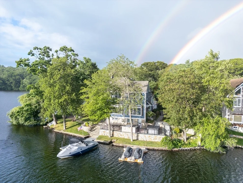 Unit for sale at 76 Pine Island Rd, Hopkinton, MA 01748