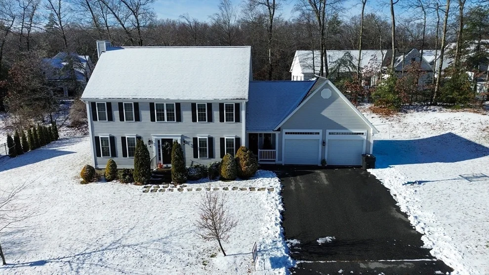 Unit for sale at 8 Autumn Gate Cir, Millbury, MA 01527