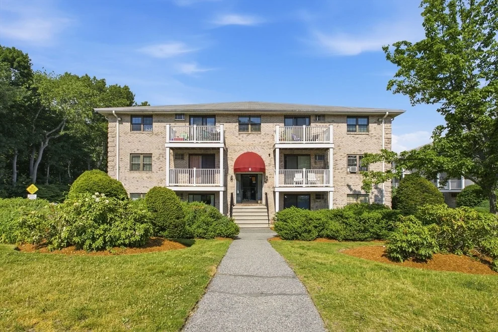 Unit for sale at 6 Kenmar Dr, Billerica, MA 01821