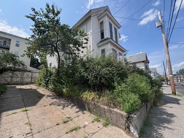 Unit for sale at 41 Mount Vernon St, Lowell, MA 01854