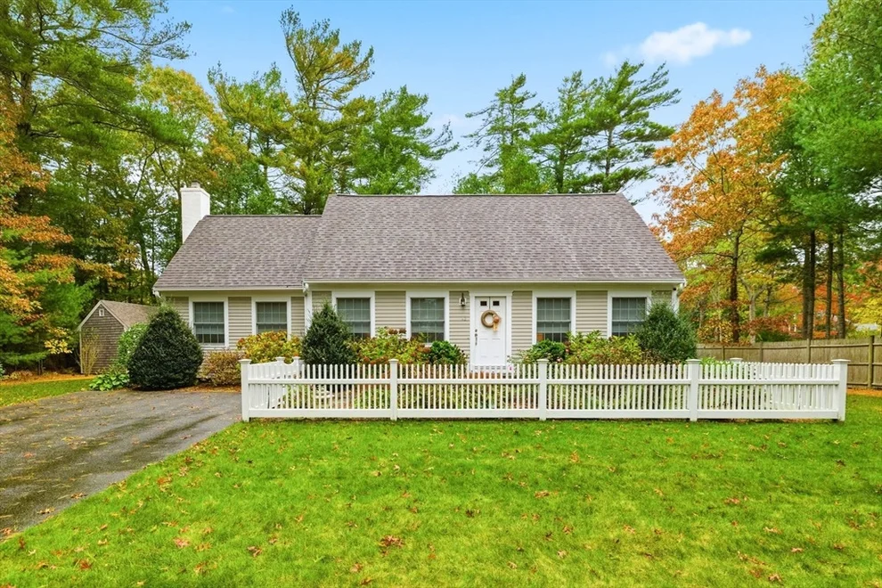 Unit for sale at 42 Overlook Cir, Falmouth, MA 02536