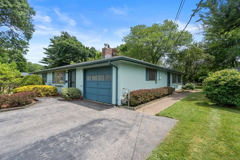 Unit for sale at 5 Sunset Rd, Maynard, MA 01754