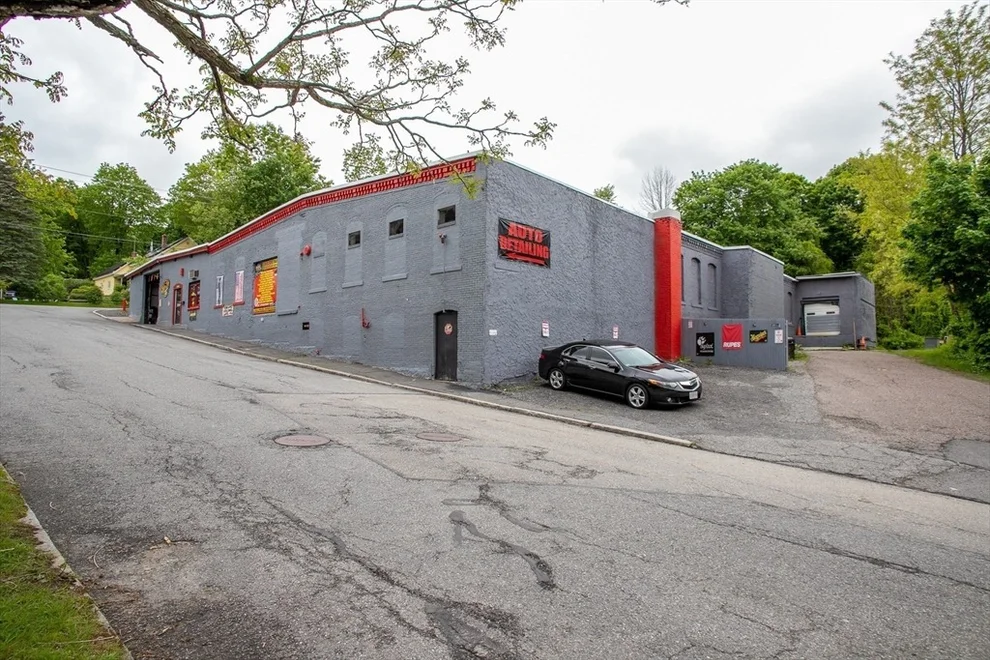 Unit for sale at 17 Simonds Rd, Fitchburg, MA 01420