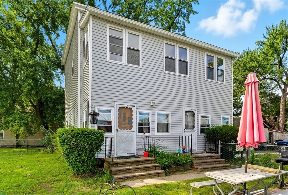 Unit for sale at 175 Pendexter Ave, Chicopee, MA 01013