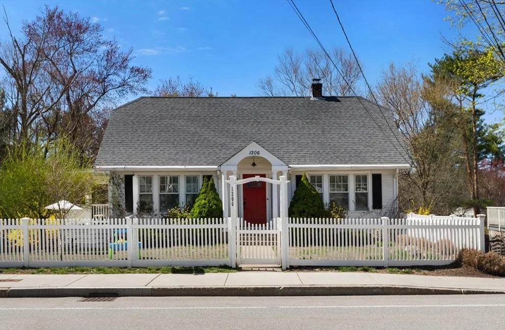 Unit for sale at 1206 Concord St, Framingham, MA 01701