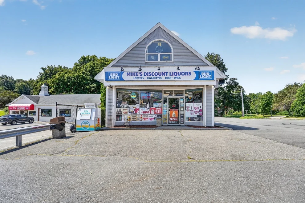 Unit for sale at 21 South Main, Middleton, MA 01949